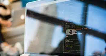 code sur un écran d'ordinateur