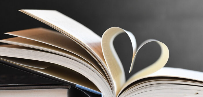 Les romans d'amour pour ados : une littérature qui leur plaît !