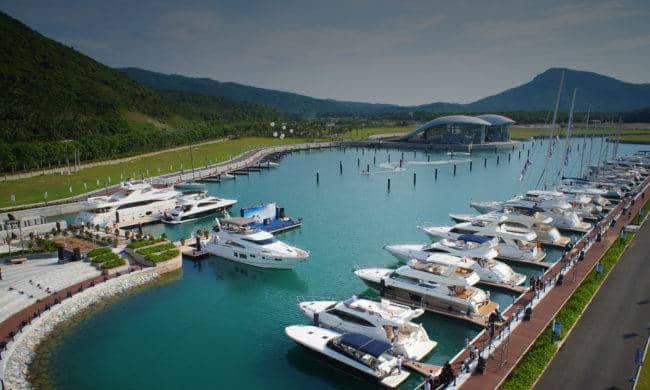 installation de ponton flottant pour marina